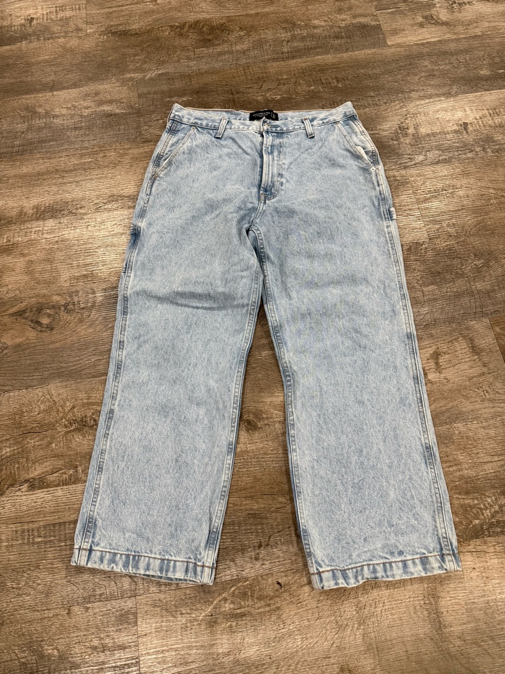 Abercrombie & Fitch Relaxed Straight Jeans - Light Blue Wash